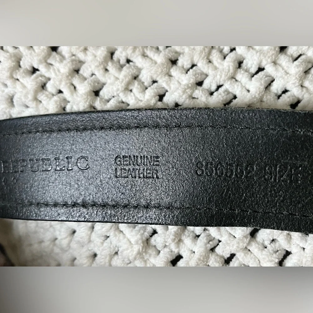 Banana Republic Men’s Black Genuine Leather Belt, Dress/Business; Size M